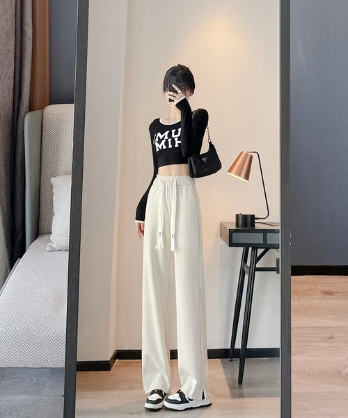 aimoha(アイモハ)の「【Aimoha】スウェットワイドパンツ(スウェットパンツ・レディース・ブラック/ホワイト・SMALL/MEDIUM/LARGE/X-LARGE)」の4枚目の写真