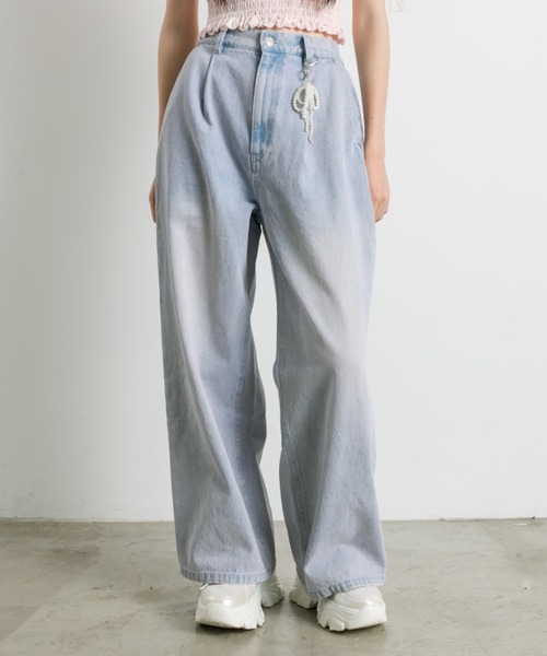 OLIVE des OLIVE（オリーブデオリーブ）の「パールチャーム付きワイドデニムパンツ（その他パンツ・レディース・ブラック系その他/ブルー系その他/サックスブルー・SMALL/MEDIUM）」の11枚目の写真