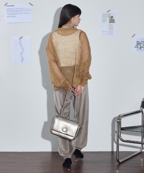 THE YOn(ザヨン)の「モヘアライクシアーニットプルオーバー(ニット/セーター・レディース・カーキ/アイボリー/ラベンダー/キャメル・FREE)」の9枚目の写真