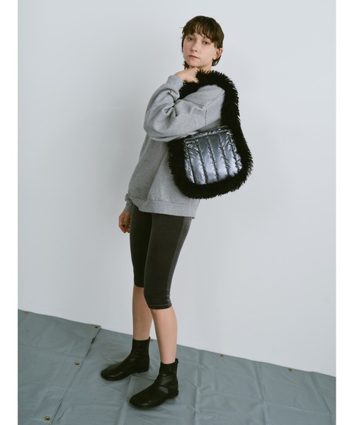 un/neu（アンノイ）の「タビフラットブーツ（ブーツ・レディース・ベージュ/ブラック・SMALL/MEDIUM/LARGE）」の11枚目の写真