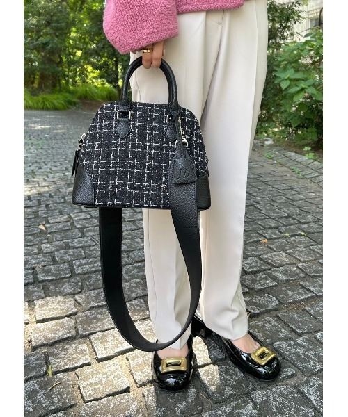 Mila Owen（ミラオーウェン）の「ワイドショルダーツィードボストンバッグ（ボストンバッグ・レディース・ブラック・FREE）」の2枚目の写真