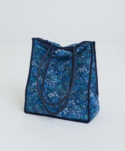 ADIEU TRISTESSE（アデュートリステス）の「リバティプリントキルティングトートバッグ（トートバッグ・レディース・グレー系その他/ブルー系その他・FREE）」の2枚目の写真