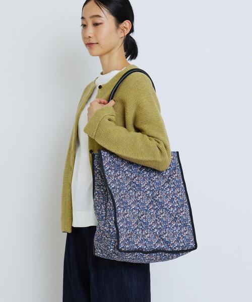 ADIEU TRISTESSE（アデュートリステス）の「リバティプリントキルティングトートバッグ（トートバッグ・レディース・グレー系その他/ブルー系その他・FREE）」の5枚目の写真