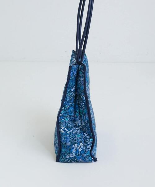 ADIEU TRISTESSE（アデュートリステス）の「リバティプリントキルティングトートバッグ（トートバッグ・レディース・グレー系その他/ブルー系その他・FREE）」の10枚目の写真