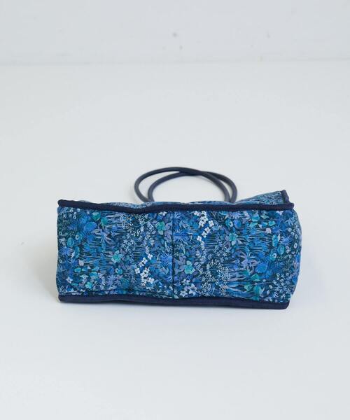 ADIEU TRISTESSE（アデュートリステス）の「リバティプリントキルティングトートバッグ（トートバッグ・レディース・グレー系その他/ブルー系その他・FREE）」の11枚目の写真