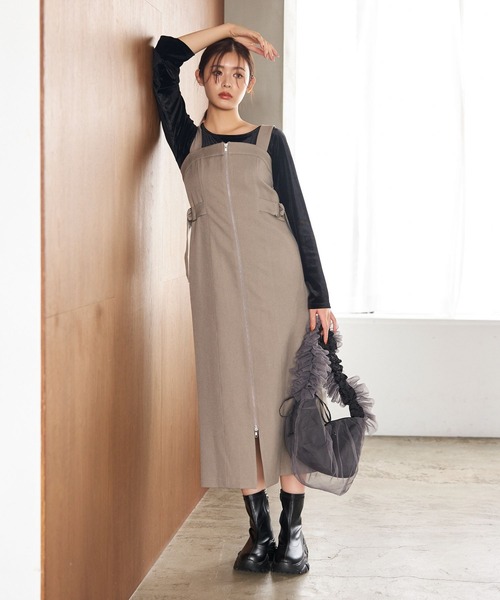 mysty woman（ミスティウーマン）の「シャイニーベロアプルオーバー 150086（Tシャツ/カットソー・レディース・ブラック/ライトベージュ/グレイッシュブルー・FREE）」の10枚目の写真