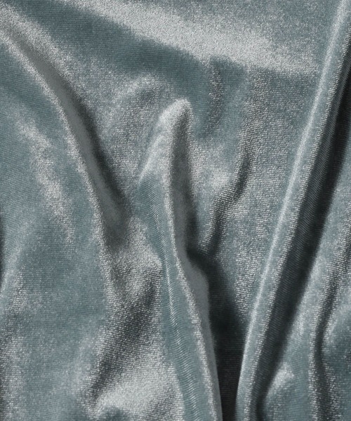 mysty woman（ミスティウーマン）の「シャイニーベロアプルオーバー 150086（Tシャツ/カットソー・レディース・ブラック/ライトベージュ/グレイッシュブルー・FREE）」の8枚目の写真