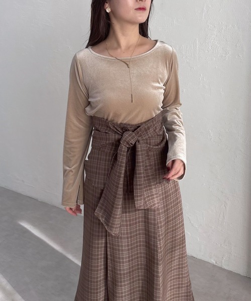 mysty woman（ミスティウーマン）の「シャイニーベロアプルオーバー 150086（Tシャツ/カットソー・レディース・ブラック/ライトベージュ/グレイッシュブルー・FREE）」の20枚目の写真