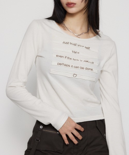 LAGUA GEM(ラグアジェム)の「OVERLAP FONT ロングTシャツ(Tシャツ/カットソー・レディース・ホワイト/ブラック/グレー・FREE)」の2枚目の写真