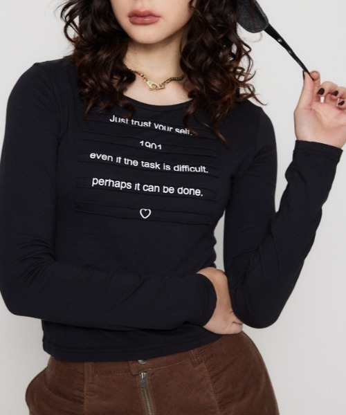 LAGUA GEM(ラグアジェム)の「OVERLAP FONT ロングTシャツ(Tシャツ/カットソー・レディース・ホワイト/ブラック/グレー・FREE)」の3枚目の写真