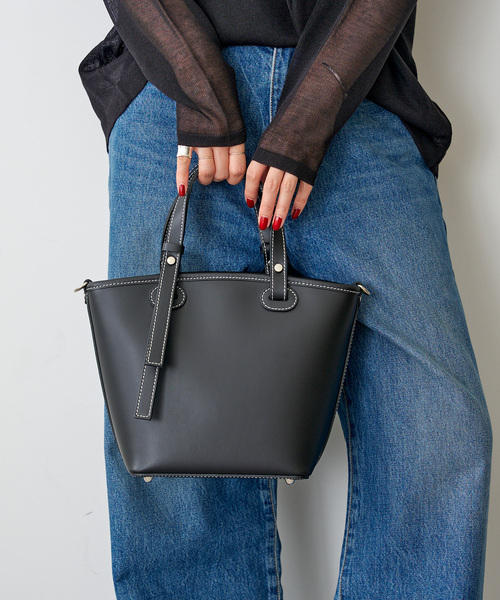 Spick & Span（スピックアンドスパン）の「MILOS / ミロス 別注 ミニバッグ 3144T（クラッチバッグ・レディース・ブラック/キャメル・FREE）」の3枚目の写真