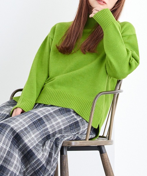 NICOLE white(ニコルホワイト)の「ハイネックプルオーバー(ニット/セーター・レディース・オフホワイト/グレー/ブルー/レッド/グリーン/ブラック・FREE)」の4枚目の写真
