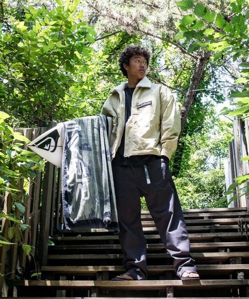 Quiksilver（クイックシルバー）の「NY BOA STAND ZIP JAC/クイックシルバーワッシャーナイロンブルゾン（ブルゾン・メンズ・ブラック/ベージュ/グリーン・SMALL/LARGE/MEDIUM/X-LARGE）」の7枚目の写真