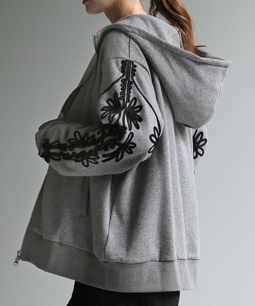 HUG.U(ハグユー)の「<選べる裏地> パイル or 裏起毛 コード刺繍パーカー(パーカー・レディース・ブラック/ライトグレー/モカ/エメラルドブルー/ブラック系その他/ブルー/グレー/ブラウン/グレー系その他/ブラウン系その他/ブラック系その他2/アイボリー・FREE)」の5枚目の写真