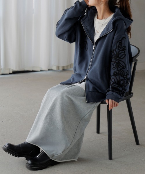 HUG.U(ハグユー)の「<選べる裏地> パイル or 裏起毛 コード刺繍パーカー(パーカー・レディース・ブラック/ライトグレー/モカ/エメラルドブルー/ブラック系その他/ブルー/グレー/ブラウン/グレー系その他/ブラウン系その他/ブラック系その他2/アイボリー・FREE)」の18枚目の写真
