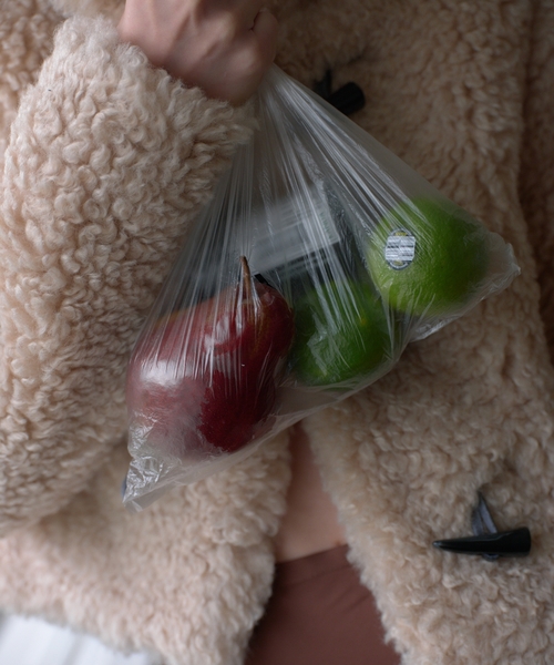 Charles Chaton(シャルルシャトン)の「curly duffel coat(その他アウター・レディース・ベージュ・FREE)」の2枚目の写真