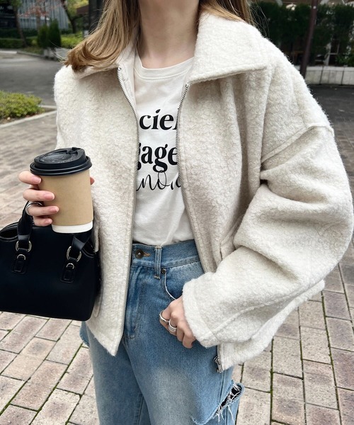 KOBE LETTUCE（コウベレタス）の「Wポケットシープボアジップブルゾン（ブルゾン・レディース・アイボリー/ライトベージュ/ブラック・M）」の2枚目の写真