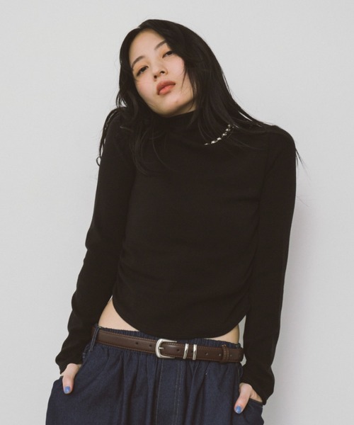HANNE（アン）の「サイドギャザーハイネックロンTEE（Tシャツ/カットソー・レディース・ホワイト/ピンク/ブラック・FREE）」の2枚目の写真