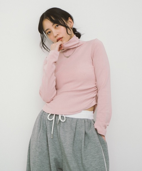 HANNE（アン）の「サイドギャザーハイネックロンTEE（Tシャツ/カットソー・レディース・ホワイト/ピンク/ブラック・FREE）」の4枚目の写真