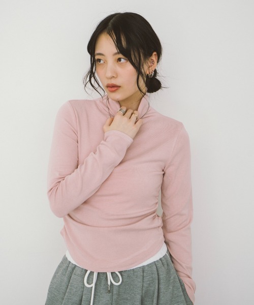 HANNE（アン）の「サイドギャザーハイネックロンTEE（Tシャツ/カットソー・レディース・ホワイト/ピンク/ブラック・FREE）」の6枚目の写真