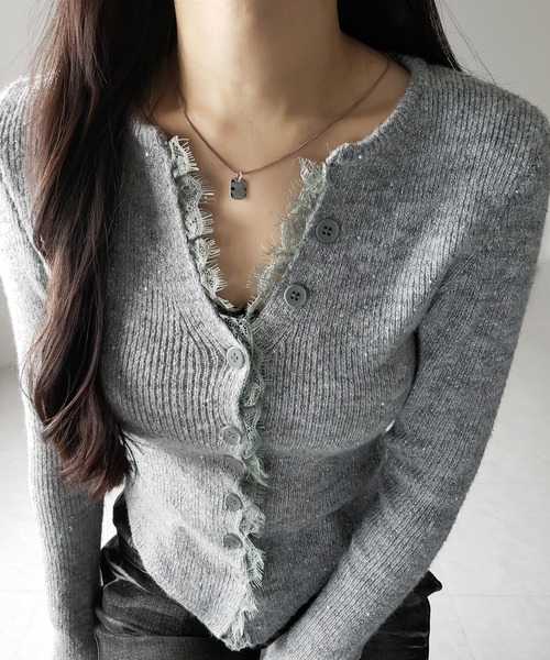 me+em select(ミームセレクト)の「【 4color 】レースドッキングスパングルキーネックニットカーディガン / lace docking spangle key neck knit cardigan(カーディガン/ボレロ・レディース・グレー/ブルー/ブラック/ライトグレー・FREE)」の5枚目の写真