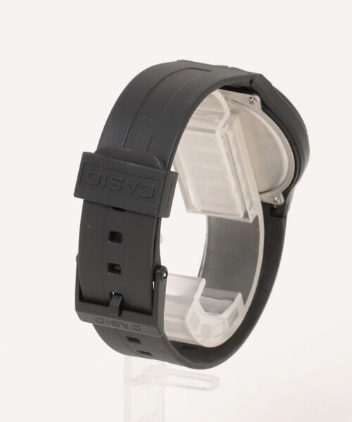 CASIO(カシオ)の「CASIO カシオ / スタンダードアナログ チープカシオ クォーツ ラウンドフェイス ラバーベルト 5気圧防水 腕時計 /// MWシリーズ(アナログ腕時計・レディース・ブラック×ゴールド/ブラック×ホワイト/ブラック/ブラック系その他・FREE)」の15枚目の写真