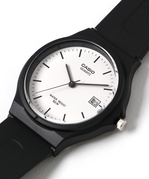 CASIO(カシオ)の「CASIO カシオ / スタンダードアナログ チープカシオ クォーツ ラウンドフェイス ラバーベルト 5気圧防水 腕時計 /// MWシリーズ(アナログ腕時計・レディース・ブラック×ゴールド/ブラック×ホワイト/ブラック/ブラック系その他・FREE)」の14枚目の写真