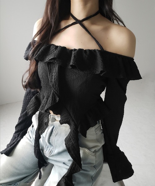 me+em select（ミームセレクト）の「【 ２color 】クロスストラップリボンオフショルダーフリルブラウス ／ cross strap ribbon off shoulder frill blouse（シャツ/ブラウス・レディース・ホワイト/ブラック・FREE）」の3枚目の写真