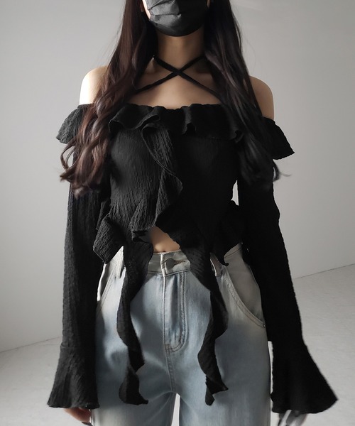 me+em select（ミームセレクト）の「【 ２color 】クロスストラップリボンオフショルダーフリルブラウス ／ cross strap ribbon off shoulder frill blouse（シャツ/ブラウス・レディース・ホワイト/ブラック・FREE）」の6枚目の写真