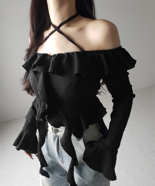 me+em select（ミームセレクト）の「【 ２color 】クロスストラップリボンオフショルダーフリルブラウス ／ cross strap ribbon off shoulder frill blouse（シャツ/ブラウス・レディース・ホワイト/ブラック・FREE）」の8枚目の写真