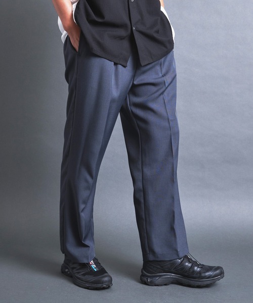 COMMON WARE(コモンウェアー)の「COMMONWARE:PE TUCK WIDE PANTS/タック入り ワイドパンツ(スラックス・メンズ・チャコールグレー/ブラック/ネイビー・XL/L/M)」の1枚目の写真
