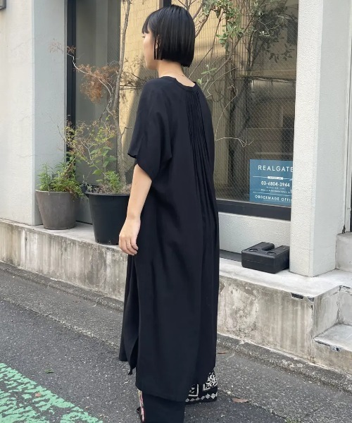 セール】【WEB・一部店舗限定】SLIT NECK S/S DRESS（ワンピース