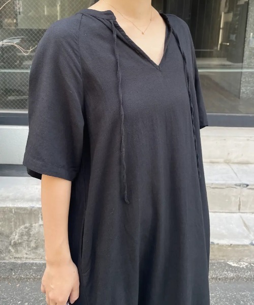 ROSE BUD（ローズバッド）の「【WEB・一部店舗限定】SLIT NECK S/S DRESS（ワンピース・レディース・ブラック/グリーン/グレー/ピンク・ONE SIZE）」の20枚目の写真