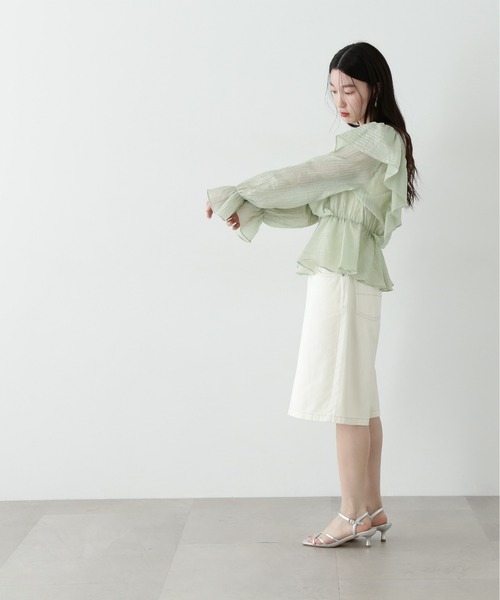 N.（N. Natural Beauty Basic）（エヌエヌナチュラルビューティーベーシック）の「シアーペプラムラッフルブラウス（シャツ/ブラウス・レディース・ホワイト/ライトグリーン/オレンジ・MEDIUM）」の15枚目の写真