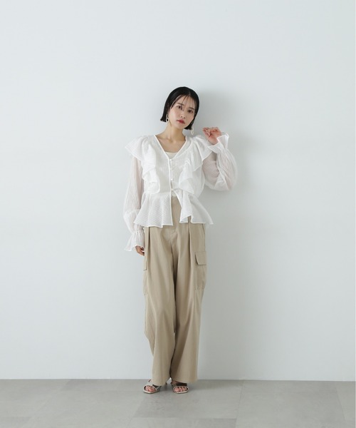 N.（N. Natural Beauty Basic）（エヌエヌナチュラルビューティーベーシック）の「シアーペプラムラッフルブラウス（シャツ/ブラウス・レディース・ホワイト/ライトグリーン/オレンジ・MEDIUM）」の4枚目の写真