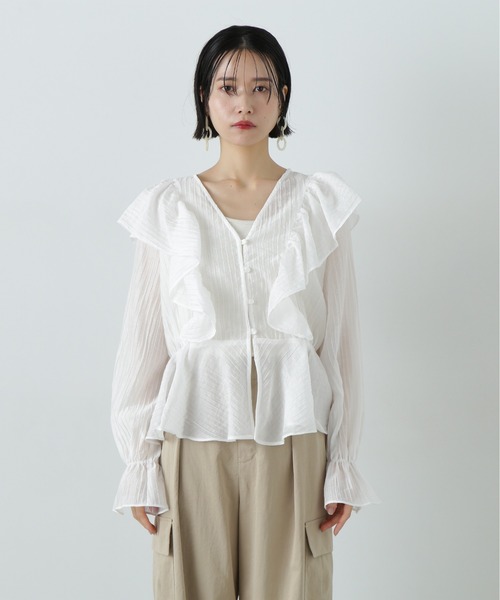 N.（N. Natural Beauty Basic）（エヌエヌナチュラルビューティーベーシック）の「シアーペプラムラッフルブラウス（シャツ/ブラウス・レディース・ホワイト/ライトグリーン/オレンジ・MEDIUM）」の5枚目の写真