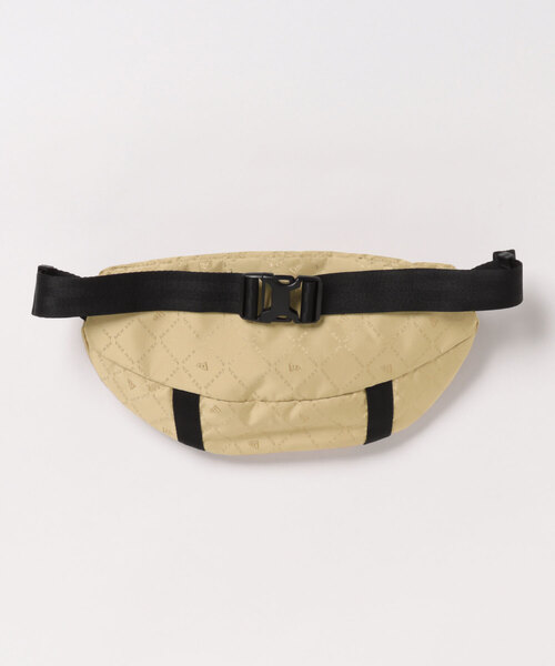 NEW ERA(ニューエラ)の「【NEW ERA/ニューエラ】WAIST BAG 1680D 3(ボディバッグ/ウエストポーチ・メンズ・サンドベージュ/ブラック系その他/ブラック×ホワイト/ブラック・FREE)」の5枚目の写真