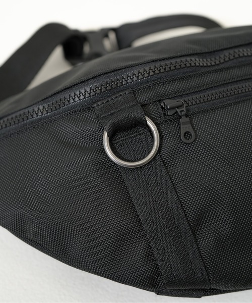 NEW ERA(ニューエラ)の「【NEW ERA/ニューエラ】WAIST BAG 1680D 3(ボディバッグ/ウエストポーチ・メンズ・サンドベージュ/ブラック系その他/ブラック×ホワイト/ブラック・FREE)」の16枚目の写真