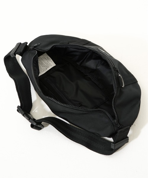 NEW ERA(ニューエラ)の「【NEW ERA/ニューエラ】WAIST BAG 1680D 3(ボディバッグ/ウエストポーチ・メンズ・サンドベージュ/ブラック系その他/ブラック×ホワイト/ブラック・FREE)」の9枚目の写真