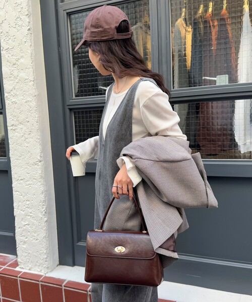 fredy emue(フレディエミュ)の「フラップ仕切りワンハンドルバッグ(ショルダーバッグ・レディース・ブラウン/ブラック・FREE)」の5枚目の写真