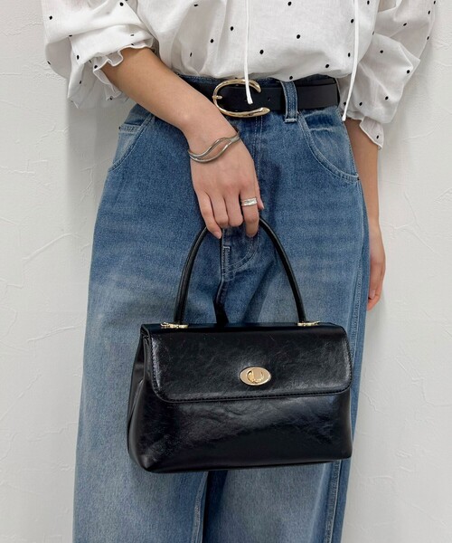 fredy emue(フレディエミュ)の「フラップ仕切りワンハンドルバッグ(ショルダーバッグ・レディース・ブラウン/ブラック・FREE)」の14枚目の写真