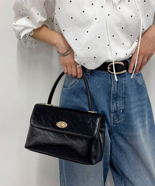 fredy emue(フレディエミュ)の「フラップ仕切りワンハンドルバッグ(ショルダーバッグ・レディース・ブラウン/ブラック・FREE)」の15枚目の写真