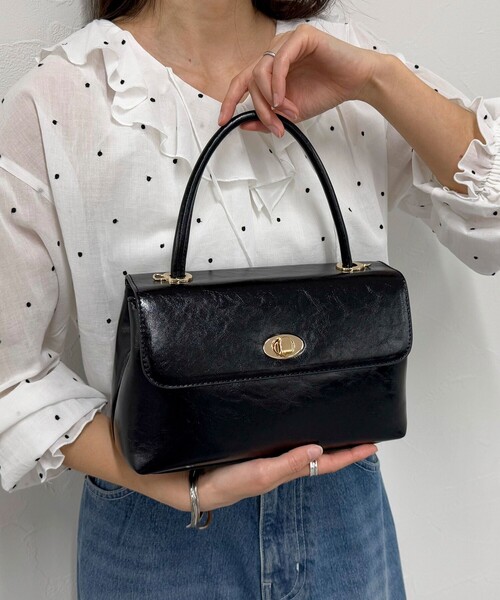 fredy emue(フレディエミュ)の「フラップ仕切りワンハンドルバッグ(ショルダーバッグ・レディース・ブラウン/ブラック・FREE)」の19枚目の写真