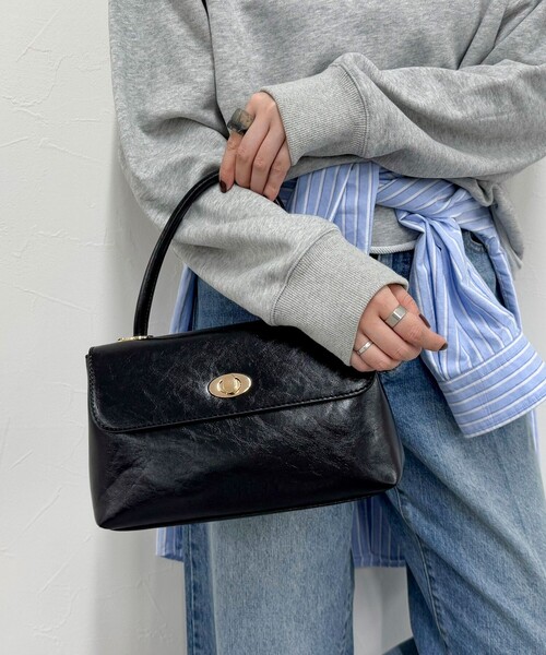 fredy emue(フレディエミュ)の「フラップ仕切りワンハンドルバッグ(ショルダーバッグ・レディース・ブラウン/ブラック・FREE)」の21枚目の写真