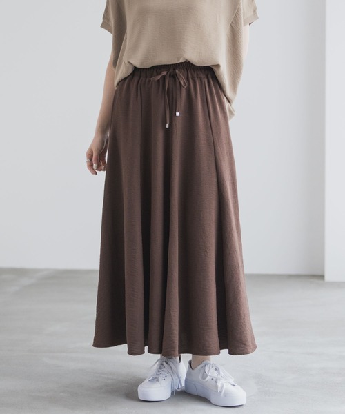 NAVY（ネイビー）の「nAvy SARARI ウェーブフレアスカート（スカート・レディース・ブラック/ブルー/ベージュ/ブラウン・M/L）」の2枚目の写真