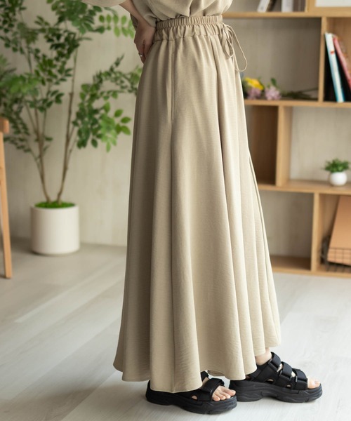 NAVY（ネイビー）の「nAvy SARARI ウェーブフレアスカート（スカート・レディース・ブラック/ブルー/ベージュ/ブラウン・M/L）」の12枚目の写真