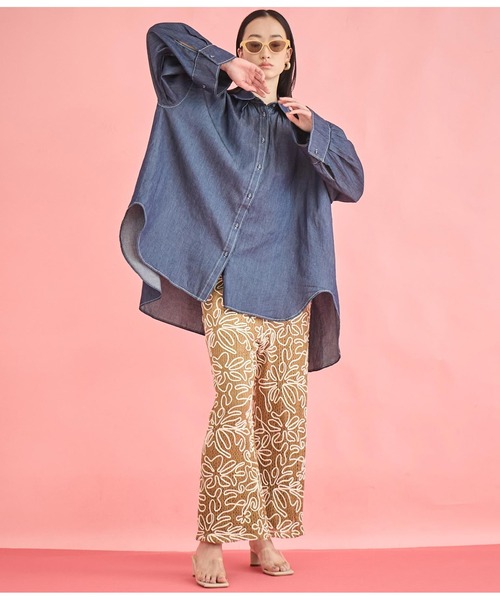 Settimissimo（セッティミッシモ）の「バック ギャザー ワイド カフス デニム　シャツ（シャツ/ブラウス・レディース・オフホワイト/スミクロ・FREE）」の16枚目の写真