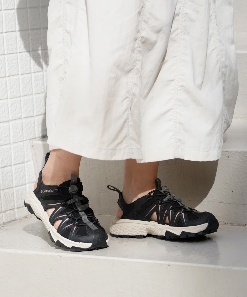 Columbia(コロンビア)の「高反発クッション 軽量 Columbia/レディース ピークフリーク ラッシュ シャンダル アウトドアサンダル つま先カバー/コロンビア(サンダル・レディース・ストーン/ブラック・23.0cm/26.0cm/22.0cm/24.0cm/25.0cm)」の2枚目の写真