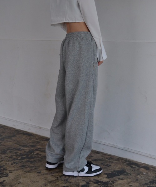 Mela(メラ)の「CURVY SWEAT PANTS(スウェットパンツ・レディース・ダークグレー/ライトグレー/グレー/ブラック・XL/S/M/L)」の16枚目の写真