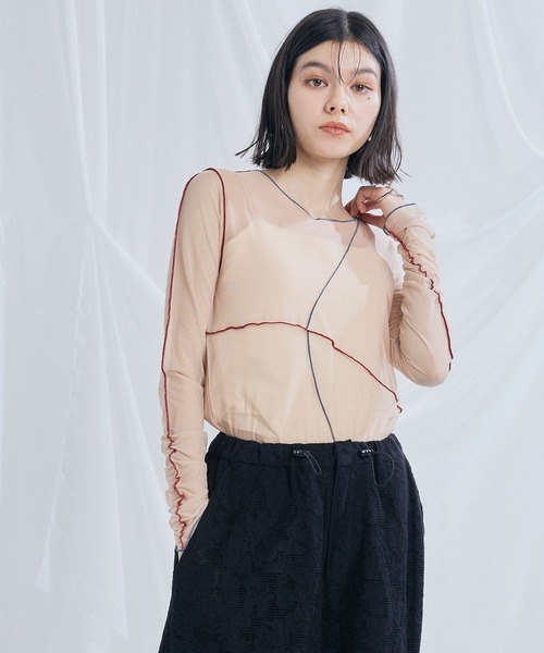 ELLEgirl(エルガール)の「配色メローデザインシアートップス(Tシャツ/カットソー・レディース・ベージュ/ブラック/サックスブルー・FREE)」の2枚目の写真